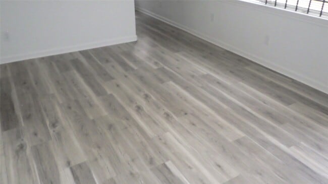 Building Photo - 8410 Brandon St