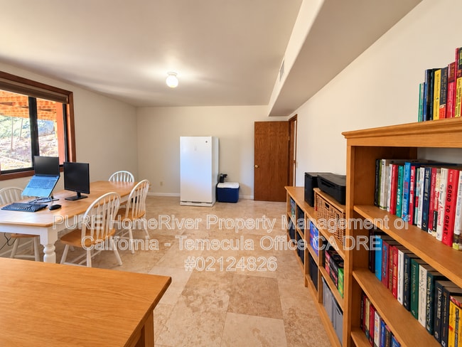 Building Photo - 60766 Table Mountain Rd