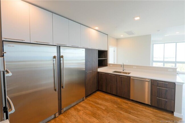 Building Photo - 850 Pacific St