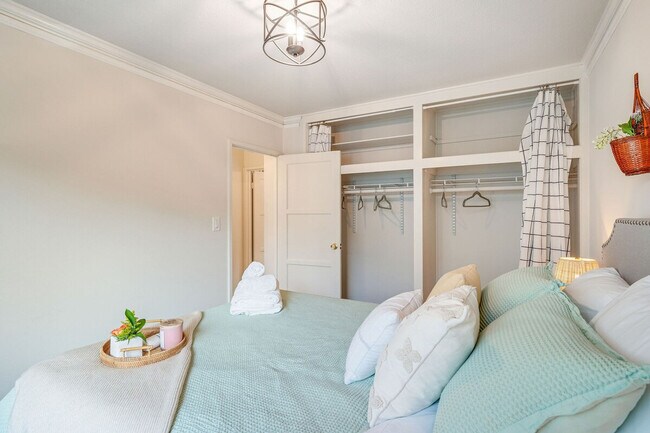 Building Photo - 4459 Brygger Dr W