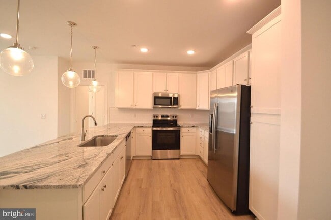 Building Photo - 21731 Dovekie Ter