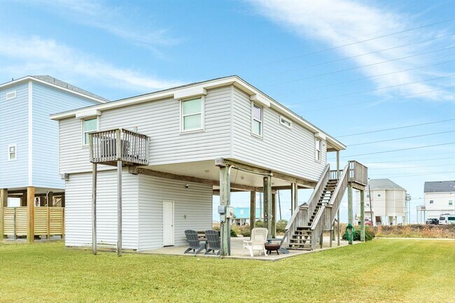 Building Photo - 23012 Verano Dr