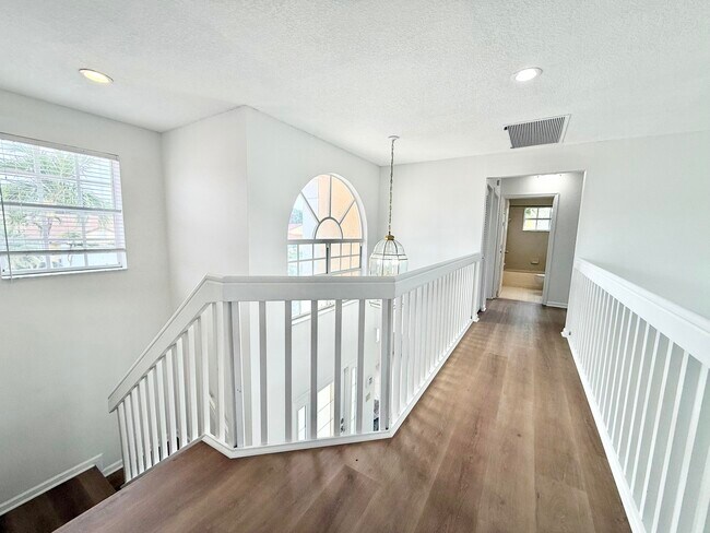 Building Photo - 10579 Pebble Cove Ln