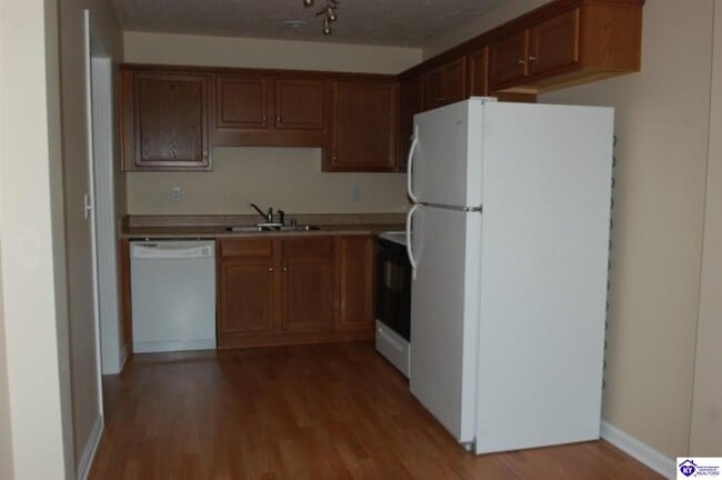 Building Photo - 118 Darby Woods Ct