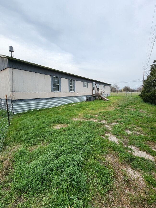 Building Photo - Spacious 2/2 House in Burnet TX