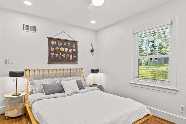 Building Photo - 630 Belvoir Heights