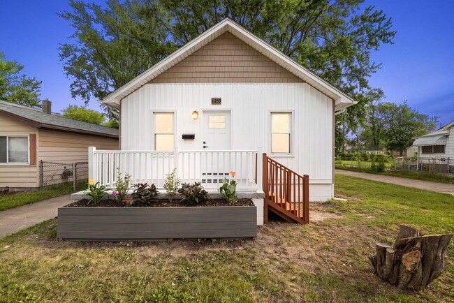 Building Photo - 11259 Chapp Ave