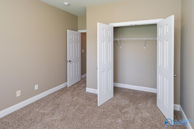 Building Photo - 8821 Belle Mor Dr NW