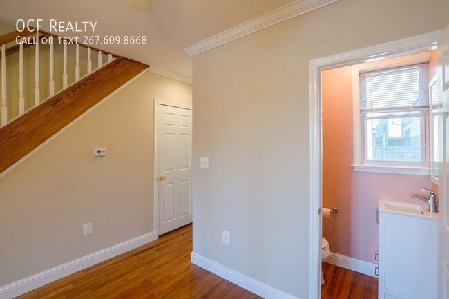 Building Photo - Gorgeous Port Richmond Home