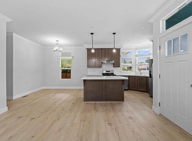 Building Photo - AVAILABLE NOW