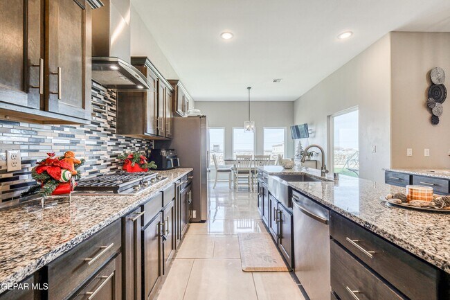 Building Photo - 2375 Enchanted Peaks