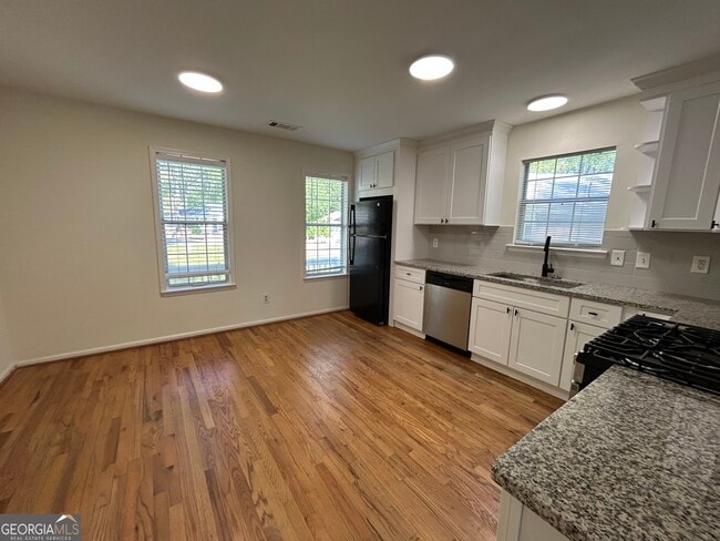 Building Photo - 745 Country Manor Way