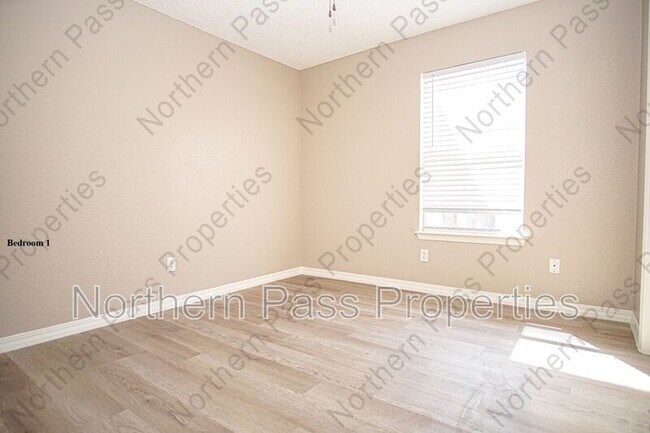 Building Photo - 12181 Sun Ray