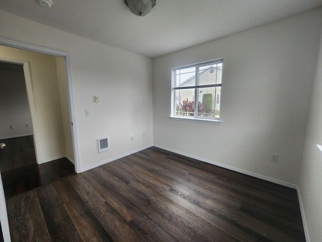 Building Photo - 3 bed 2 bath Condo for Rent in Columbia Falls, MT. $2,100/month