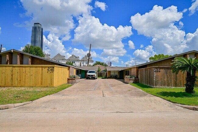 Building Photo - 4738 Merwin St