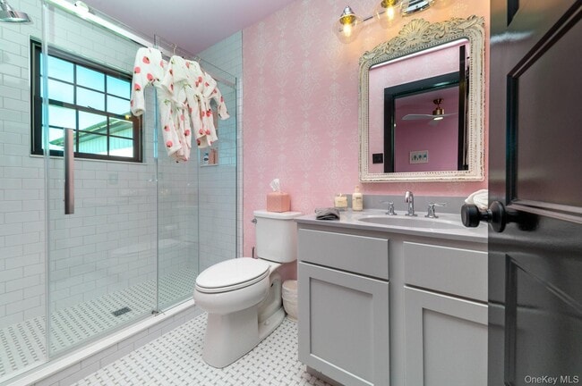 Building Photo - 70 Arshamomaque Ave