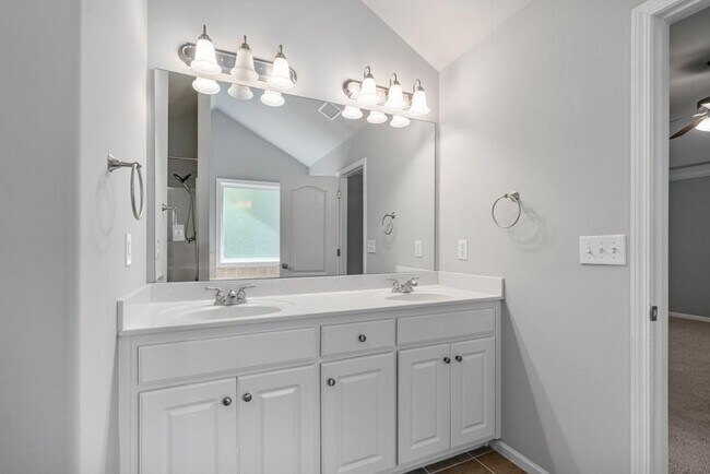 Building Photo - 3687 Vine Spgs