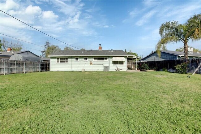 Building Photo - 3124 Brophy Dr