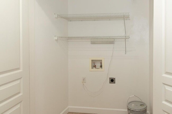 Building Photo - 113 Brooks St SE