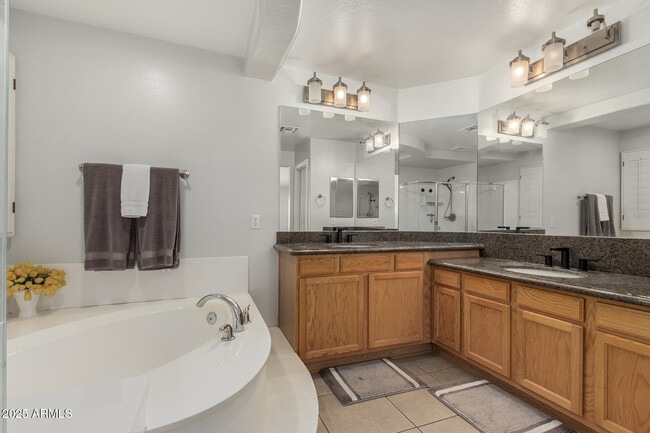 Building Photo - 4550 E Bent Tree Dr
