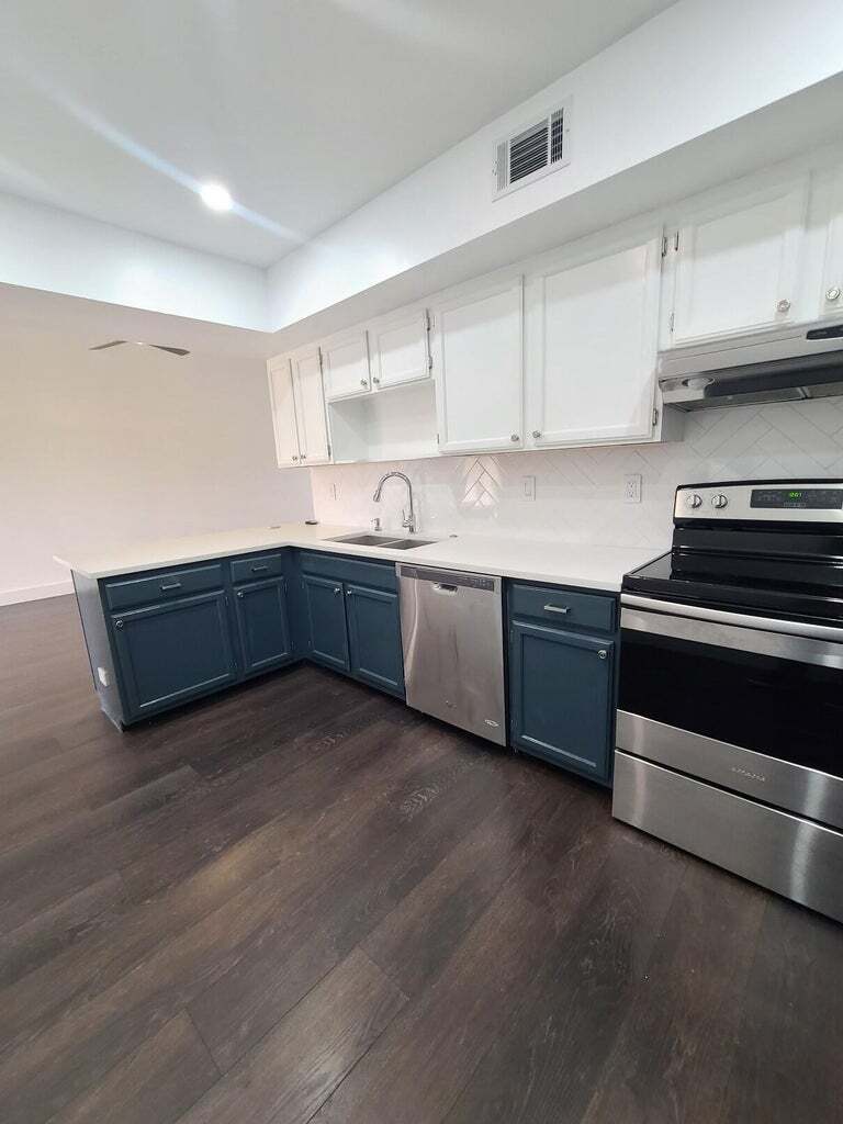 Building Photo - 3190 Leewood Ter