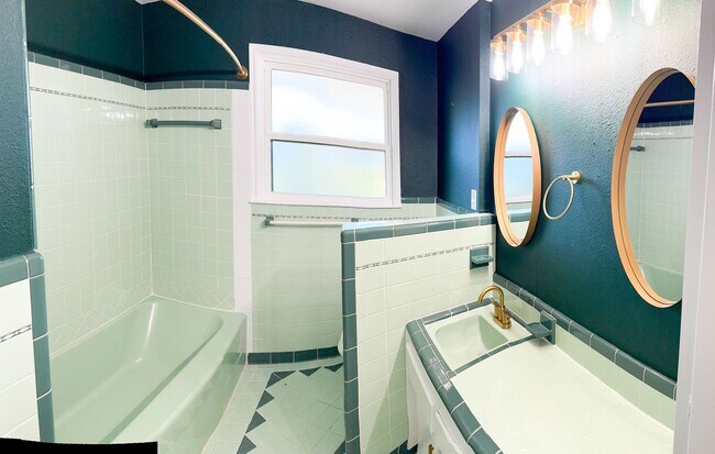 Building Photo - 2302 Brooklawn Dr