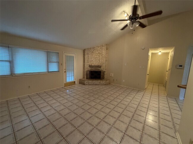 Building Photo - 1423 Elkwood Dr
