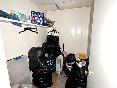 Building Photo - 1604 E 9th St