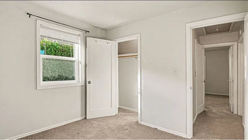 Building Photo - 316 32nd Ave E