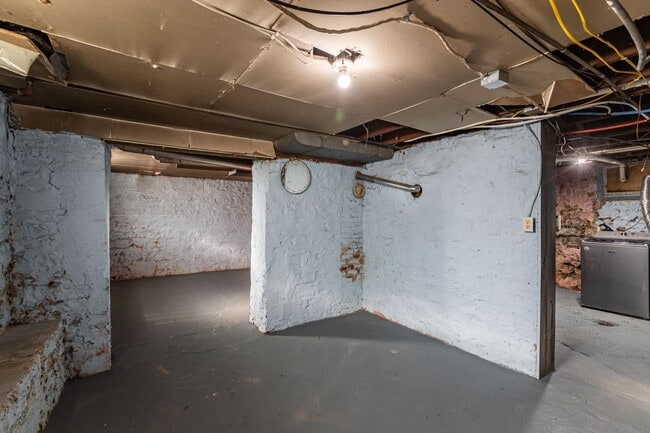 Building Photo - ds1233