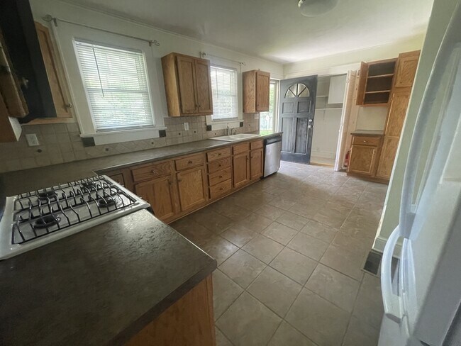 Building Photo - 127 Duke St