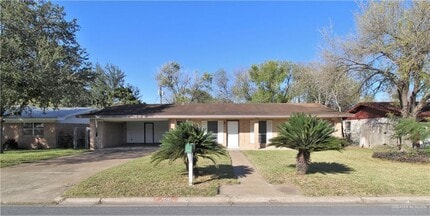 Building Photo - 206 W Esperanza Ave