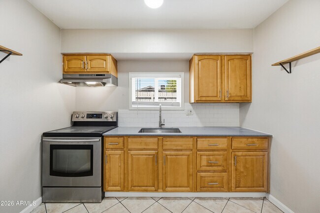 Building Photo - 5206 W Ocotillo Rd