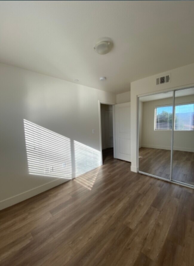 Building Photo - 11312 Huston St