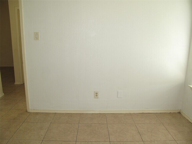 Building Photo - 2526 Doverglen Dr