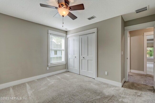 Building Photo - 1228 Willow Ct