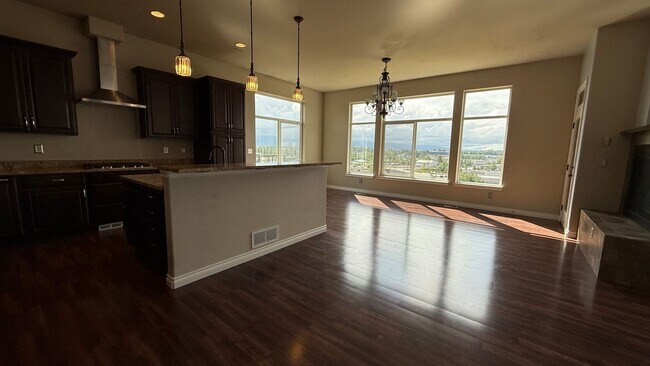 Building Photo - Beautiful Government Hill Home with Amazin...