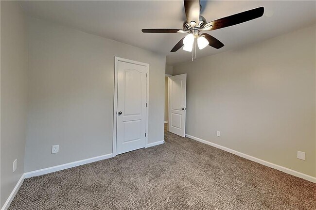Building Photo - 280 Brookview Dr