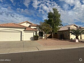 Building Photo - 2613 S 157th Dr