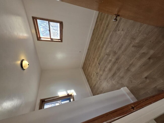 Building Photo - 1620 Hanaford Ave