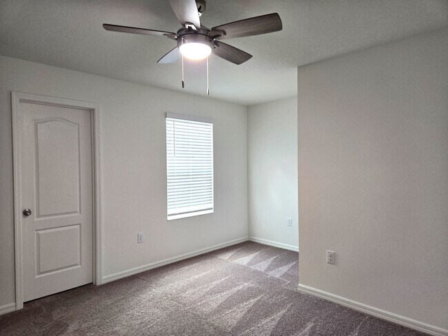 Building Photo - 3064 Sanctuary Dr