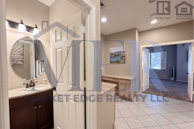 Building Photo - 3Bed/2.5Bath Home at Guadalupe/Crismon Rd! $399 MOVE-IN SPECIAL! Ready for Immediate Move-In!