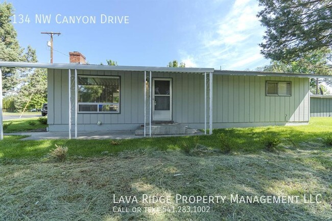 Building Photo - 134 NW Canyon Dr