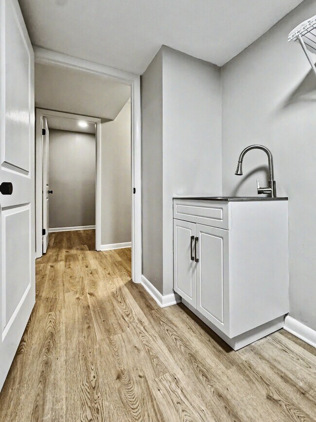 Building Photo - Yacht Cove Condo