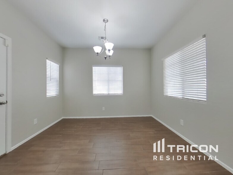 Building Photo - 14132 W Country Gables Dr