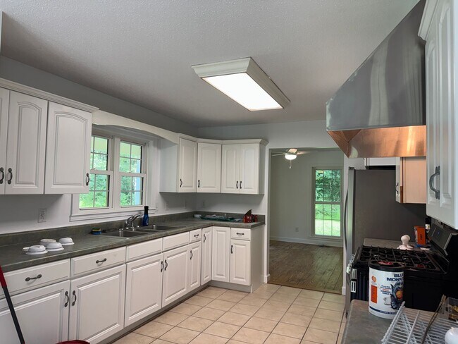 Building Photo - 748 Alligator Creek Rd