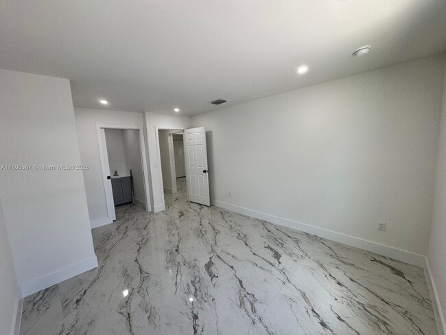 Building Photo - 11000 SW 47th Terrace
