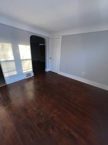 Building Photo - 5520 Haverhill St