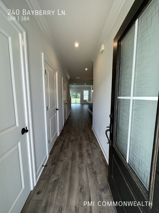 Building Photo - 240 Bayberry Ln