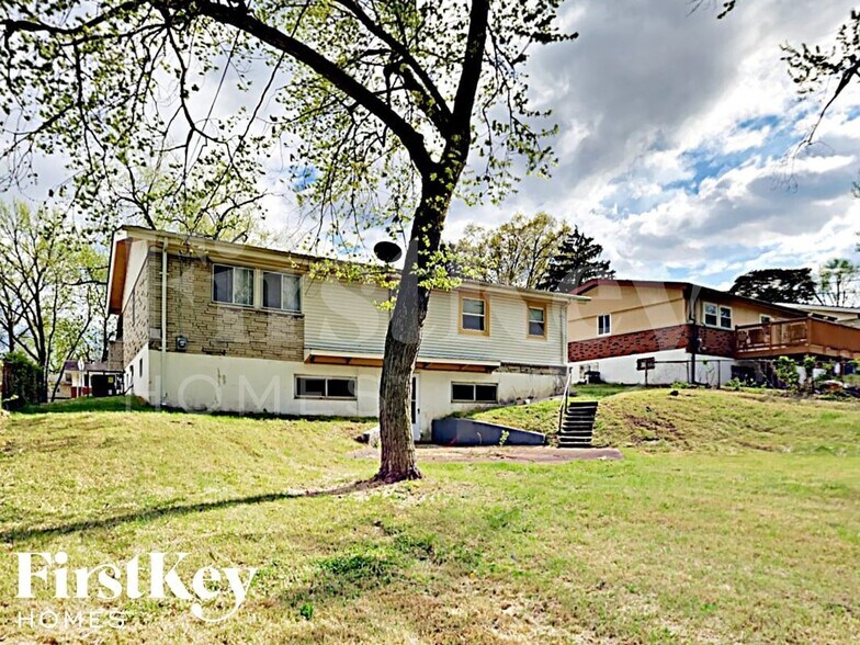 Building Photo - 2655 Farber Dr